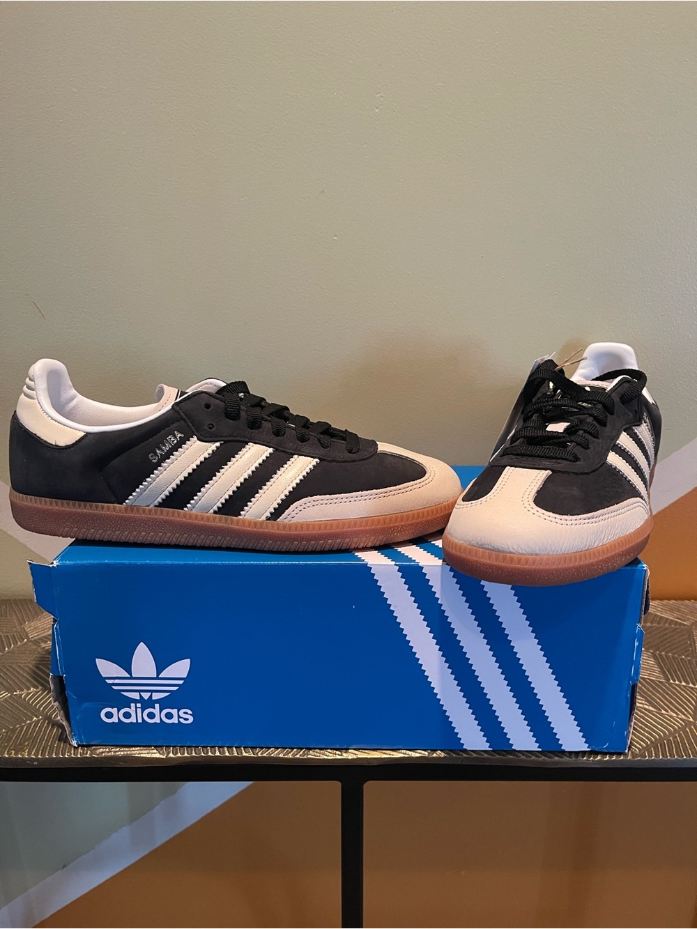 NWT, adidas Samba Trainers in Black, White & Gum. US size 8, UK size 6.5 - Picture 3 of 4